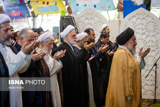 اقامه نماز جمعه این هفته تهران، جمعه ۲۳ خرداد به امامت آیت الله سید احمد خاتمی امام جمعه موقت تهران برگزار شد.