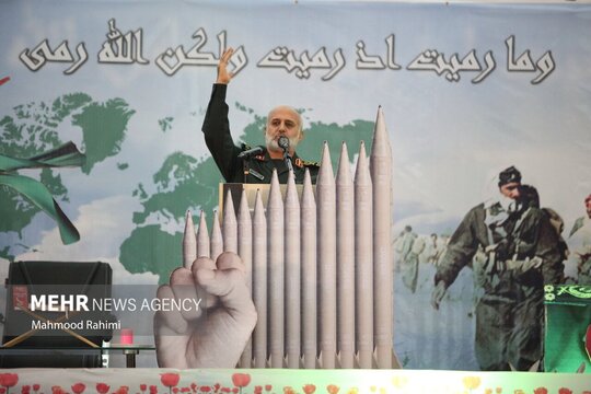 سردار سپهبد شهید غلامعلی رشید فرمانده قرارگاه مرکزی خاتم‌الانبیاء (ص) ساعاتی پیش در پی حمله رژیم صهیونیستی به درجه رفیع شهادت رسید.