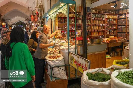 با وجود حمله آمریکا با سایت‌های هسته‌ای مردم در اصفهان مشغول زندگی روزمره خود هستند.