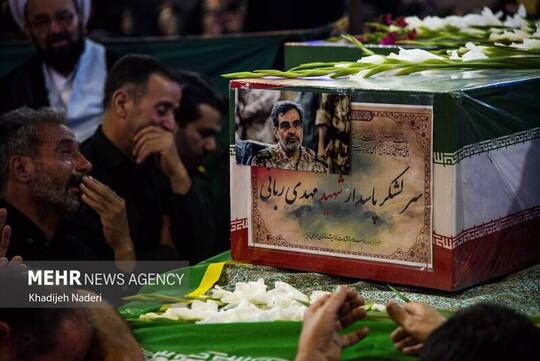مراسم وداع با پیکر پاک و مطهر سرلشکر شهید حاج‌مهدی‌ربانی دوشنبه دوم تیرماه در حرم امامزاده ابوالعباس اصفهان برگزار شد.