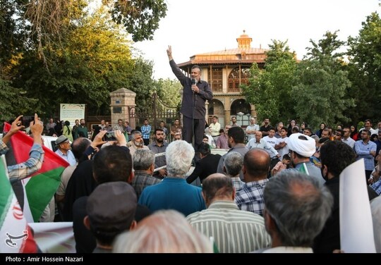اجتماع مردم قزوین در حمایت از نیروهای مسلح و عملیات بشارت فتح