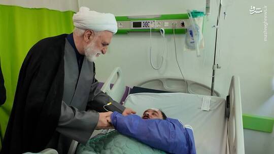 حجت الاسلام والمسلمین محسنی اژه‌ای رئیس قوه قضاییه امروز سه‌شنبه ۳ تیر از مجروحان زندان اوین بر اثر حمله رژیم صهیونیستی عیادت کرد.