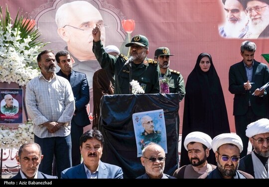 تشییع پیکر سردار شهید محمدتقی یوسفوندفرمانده حفاظت سازمان بسیج مستضعفین