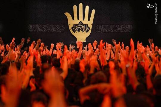 مراسم عزاداری شب اوّل ماه محرم در آستان امام‌زاده علی‌اکبر (علیه‌السّلام) با سخنرانی شیخ مصطفی کرمی و مداحی حاج محمود کریمی برگزار شد.