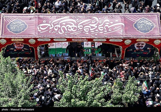 آیین بدرقه باشکوه ملی تشییع شهدای جنگ ۱۲ روزه ایران در مقابل تجاوز رژیم صهیونیستی صبح شنبه ۷ تیر همزمان با دوم محرم ۱۴۴۷ در تهران برگزار شد.