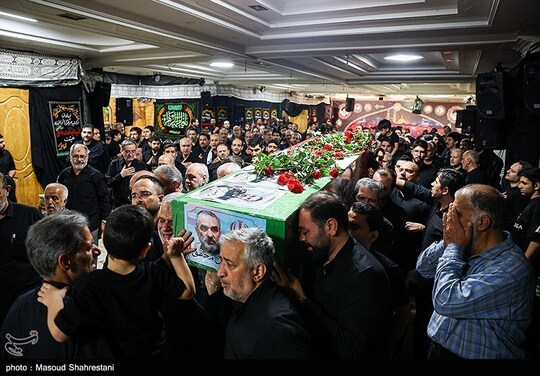 مراسم وداع با شهید محمد حسن محققی شامگاه شنبه ۷ تیر در هیئت محبان الفاطمه (س) برگزار شد.