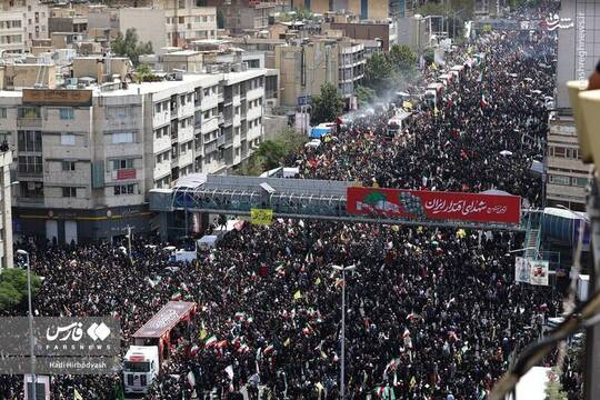 موج میلیونی در بدرقه شهدا