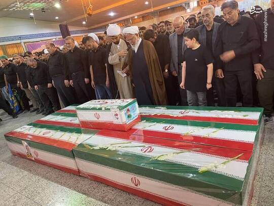 پیکر دانشمند هسته‌ای کشورمان شهید سید مصطفی ساداتی، همسرش فهیمه مقیمی، دخترانش ریحانه‌سادات و فاطمه‌سادات و پسر کوچکش سیدعلی در بهشت زهرا تشییع شد. پیکر مطهر این شهدای مظلوم در قطعۀ ۴۲ گلزار شهدا به خاک سپرده می‌شوند.