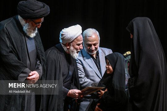 دهمین کنفرانس بین المللی حقوق بشر آمریکایی صبح روز چهارشنبه ۱۱ تیرماه با حضور مقامات علمی و سیاسی در سالن سوره حوزه هنری برگزار شد.