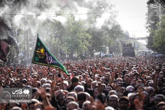 مراسم یوم‌الزینب یا دسته‌ عزاداری زینبیه اعظم زنجان همچون سال‌های گذشته با حضور پرشور مردم مؤمن و عاشورایی این شهر برگزار شد.
