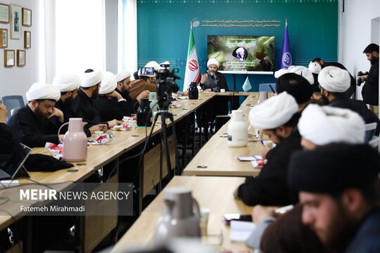افتتاحیه دوره تخصصی «الهیات نبرد» با محوریت مبانی جنگ و صلح در اسلام با حضور حجت الاسلام محمّد قمی رئیس سازمان تبلیغات اسلامی و برخی از اساتید حوزه و دانشگاه امروز چهارشنبه ۱۸ تیر برگزار شد.