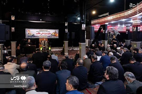 مراسم بزرگداشت حجت‌الاسلام والمسلمین علی طائب مسئول سابق نمایندگی ولی‌فقیه در قرارگاه ثارالله سپاه عصر روز یکشنبه ۲۲ تیر در حسینیه جوانان حسینی شرق تهران برگزار شد.