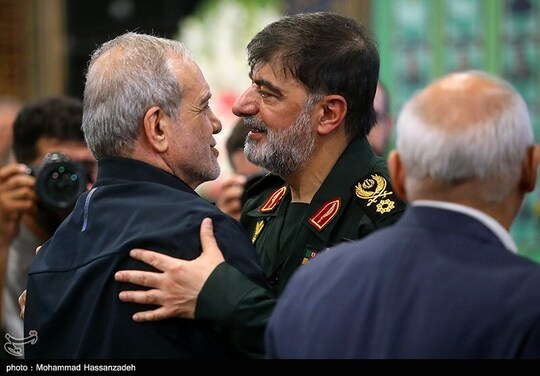 مراسم گرامیداشت شهدای اقتدار و امنیت پلیس عصر روز دوشنبه ۲۳ تیر با حضور مسعود پزشکیان رئیس جمهور، فرماندهان انتظامی و نظامی، در ستاد انتظامی تهران بزرگ برگزار شد.