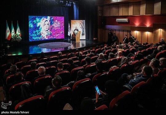 مراسم یادبود هنرمند و نقاش ارزشمند، شهیده منصوره عالیخانی که در جریان جنگ تحمیلی رژیم غاصب صهیونی به درجه رفیع شهادت نائل آمد عصر روز سه شنبه ۲۴ تیرماه در حوزه هنری برگزار شد.