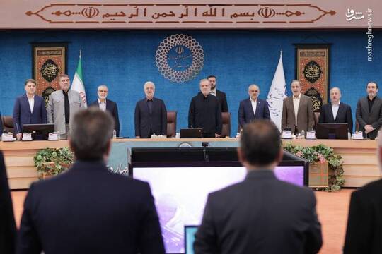 مسعود پزشکیان رئیس جمهور امروز دوشنبه ۳۰ تیر با استانداران سراسر کشور در وزارت کشور دیدار کرد.