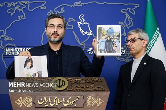 نشست خبری اسماعیل بقایی، سخنگوی وزارت امور خارجه امروز دوشنبه ۳۰ تیر با حضور اصحاب رسانه برگزار شد.