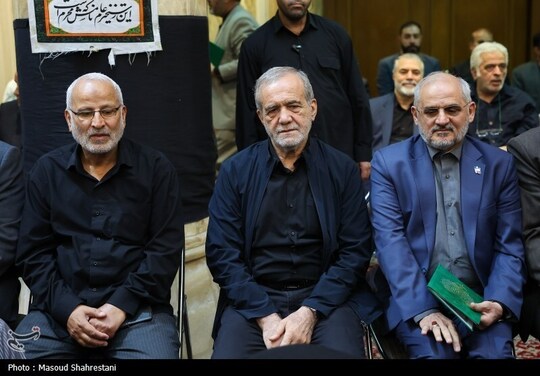 حضور مسعود پزشکیان مراسم ختم احمد توکلی