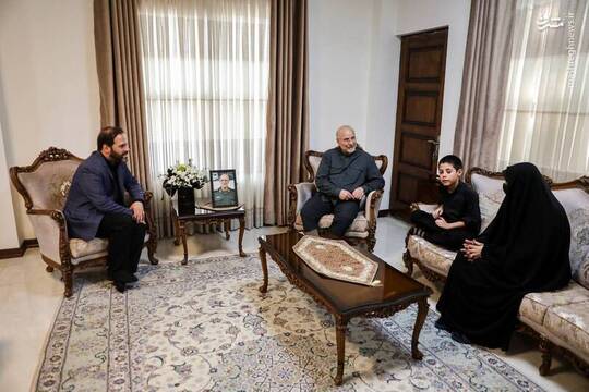 محمدباقر قالیباف عصر روز یکشنبه ۵ مرداد با حضور در منزل سرلشکر شهید غلامرضا محرابی معاون فقید اطلاعات و امنیت ستاد کل نیروهای مسلح ضمن عرض تسلیت، با خانواده این شهید والامقام دیدار و گفت‌وگو کرد.
