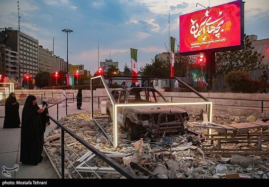یادبود شهدای حملات رژیم صهیونیستی با عنوان بچه های آسمانی در میدان هفت تیر تهران در حال نمایش است.
