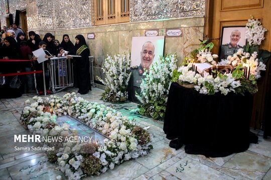 همزمان با شامگاه پنجشنبه ٩ مرداد ماه ، سالروز تولد سردار سپهبد پاسدار حسین سلامی مراسم گلباران مزار این فرمانده شهید با حضور خانواده و جمعی از علاقمندان شهید در حرم حضرت عبدالعظیم حسنی (علیه‌السلام) تهران برگزار شد.