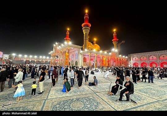 حرم امامین کاظمین (ع) در شهر کاظمین این روزها در آستانه اربعین سیدالشهدا(ع) میزبان زائران است.