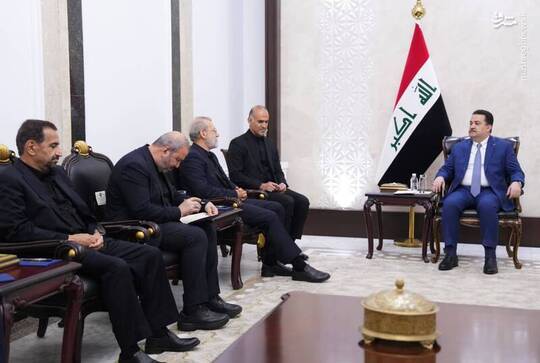 علی لاریجانی دبیر شورای عالی امنیت ملی با محمد شیاع السودانی نخست وزیر جمهوری عراق دیدار و گفتگو کرد.