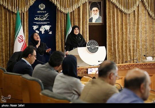 نشست خبری فاطمه مهاجرانی سخنگوی دولت صبح روز سه شنبه ۲۱ مرداد ماه با حضور خبرنگاران برگزار شد.
