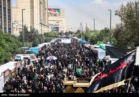 پیاده روی جاماندگان اربعین حسینی در تهران