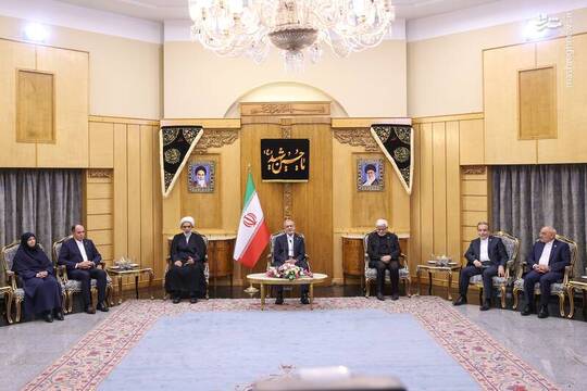 مسعود پزشکیان رئیس جمهور روز دوشنبه ۲۷ مرداد با بدرقه رسمی معاون اول خود در فرودگاه مهرآباد راهی ارمنستان و بلاروس شد.