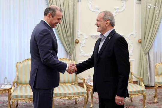 آرمن گریگوریان دبیر شورای امنیت ارمنستان امروز شنبه ۸ شهریور با مسعود پزشکیان رئیس جمهور کشورمان در نهاد ریاست جمهوری دیدار کرد.