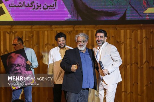 مراسم پانزدهمین جشن منتقدان و نویسندگان سینمایی ایران، شنبه ۸ شهریور ماه با حضور اهالی سینما و تقدیر از برگزیدگان در تالار قلم کتابخانه ملی ایران برگزار شد.