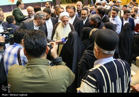حجت‌الاسلام و المسلمین غلامحسین محسنی اژه‌ای، رئیس دستگاه قضایی کشور، صبح سه شنبه با هدف بررسی مسائل قضایی استان و دیدار با مردم، وارد اهواز شد.
