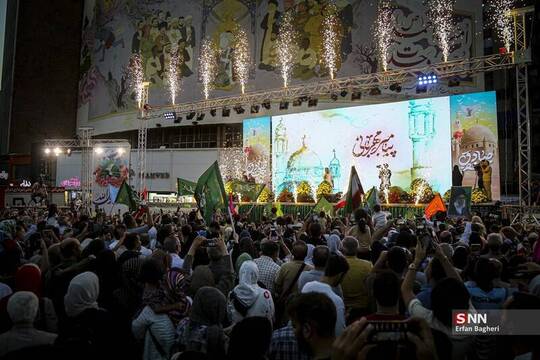 جشن میلاد پیامبر اکرم (ص) در نقاط مختلف کشور برگزار شد.