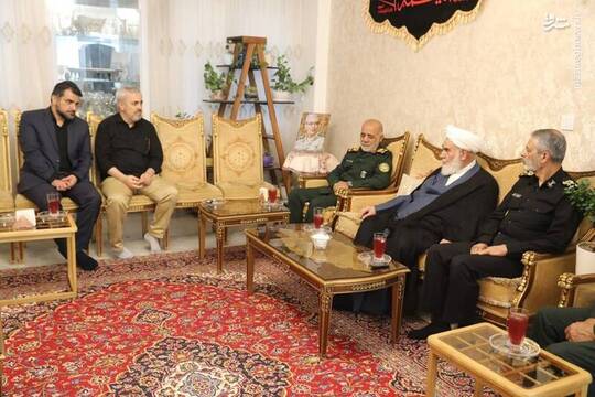دیدار سرلشکر موسوی با خانواده شهدای اقتدار