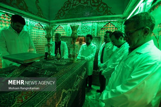 آیین غبارروبی ضریح مطهر آستان مقدس امامزاده صالح (ع)