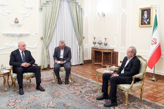 سرگئی سیویلیف وزیر انرژی روسیه، عصر روز چهار شنبه با حضور در نهاد ریاست جمهوری با مسعود پزشکیان رئیس جمهور دیدار کرد.