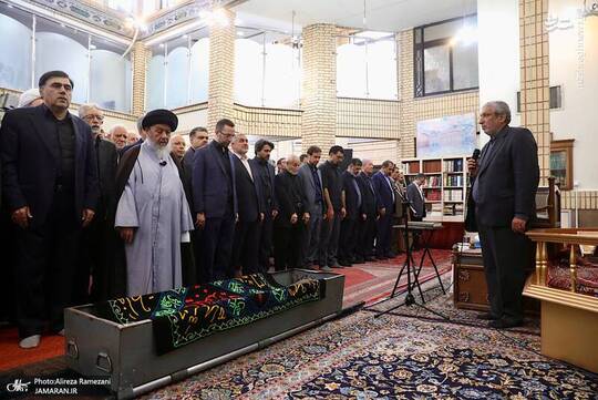 مراسم تشییع حاجیه خانم فاطمه مصدقی‌راد مادر شهید مجید حدادعادل و غلامعلی حدادعادل صبح امروز سه‌شنبه از مسجد قبا به سمت بهشت زهرا(س) برگزار شد.