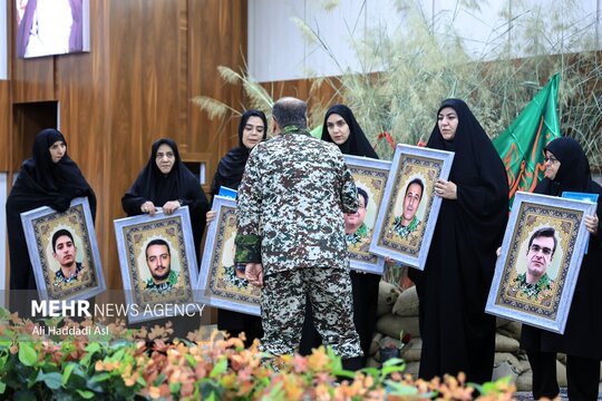 مراسم یادواره شهدای نیروی پدافند هوایی ارتش صبح روز چهارشنبه ۲ مهرماه ۱۴۰۴ با حضور خانواده شهدای نیروی پدافند هوایی ارتش درمنطقه پدافند هوایی ارتش برگزار شد.