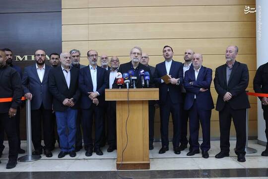 ورود علی لاریجانی به فرودگاه رفیق حریری