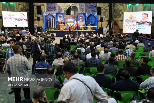مراسم بزرگداشت اولین سالگرد شهادت سردار شهید عباس نیلفروشان، معاون عملیات نیروی زمینی سپاه پاسداران انقلاب اسلامی ظهر روز سه شنبه ۸ مهر ماه در حسینیه فاطمه الزهرا (س) سپاه تهران برگزار شد.