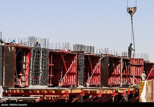 پروژه مسکن ملی ۸۱۱۲ واحدی اراک یکی از مهم‌ترین طرح‌های عمرانی استان مرکزی در حوزه تآمین مسکن محسوب می‌شود که نقش قابل توجهی در بهبود شرایط مسکن و زندگی ساکنان منطقه خواهد داشت