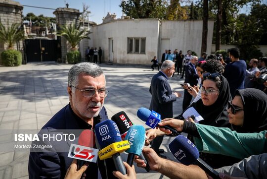 جلسه پرسش و پاسخ اعضای هیات دولت با خبرنگاران، صبح امروز چهارشنبه ۹ مهر ، با حضور تعدادی از وزرای دولت در نهاد ریاست جمهوری برگزار شد.