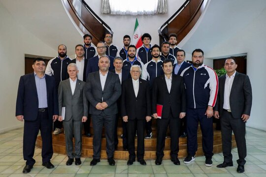 دیدار معاون اول رئیس‌جمهور و رئیس فدراسیون، کادر فنی و اعضای تیم ملی وزنه‌برداری