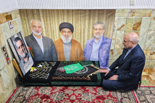 حضور  قالیباف برمزار شهید محمدسعید ایزدی