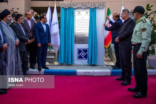 آیین افتتاح ۲۳۵۷ واحد مسکن مهر در شهر جدید پردیس، یکشنبه ۱۳ مهر ۱۴۰۴ با حضور برخط مسعود پزشکیان، رئیس جمهور، فرزانه صادق، وزیر راه و شهرسازی و جمعی از مسئولین این شهرستان برگزار شد.