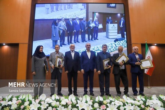 همایش ملی «روز آمار و برنامه‌ریزی»، با حضور «محمدرضا عارف» معاون اول رئیس‌جمهور و «سید حمید پورمحمدی» رئیس سازمان برنامه و بودجه، در سالن آمفی تئاتر سازمان برنامه و بودجه برگزار شد.