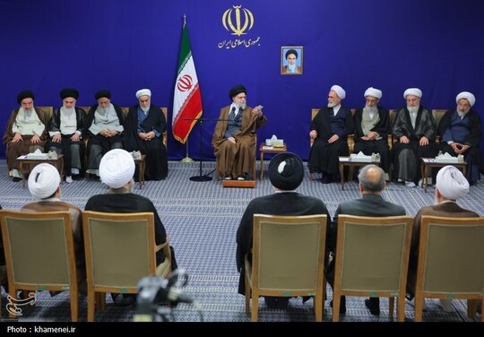 دیدار دستاندرکاران کنگره بینالمللی علامه میرزای نائینی با رهبر انقلاب