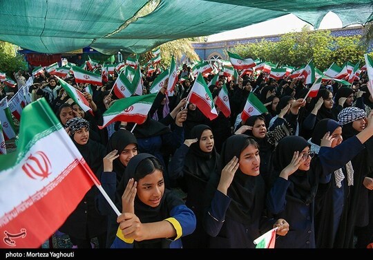 مراسم افتتاح اردوهای راهیاننور دانشآموزی، با حضور جمعی از دانشآموزان سراسر خوزستان در یادمان شهدای هویزه برگزار شد.