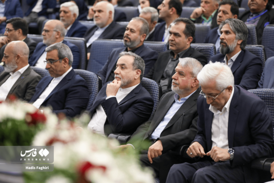 حضور وزیر امور خارجه و وزیر میراث فرهنگی در اختتامیه دومین نشست منطقهای دیپلماسی استانی