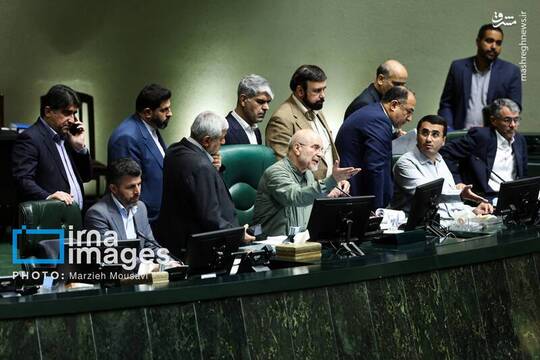 جلسه علنی مجلس شورای اسلامی یکشنبه ۴ آبان ۱۴۰۴ به ریاست محمدباقر قالیباف رئیس مجلس و با حضور ۲۲۷ نماینده برگزار شد.